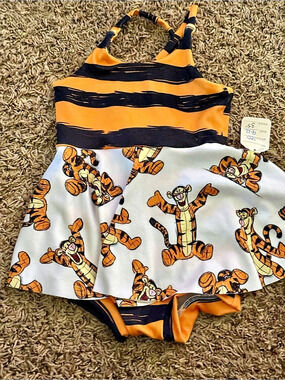 Kids One-Piece Tigger Outfit Orange & White— BNWT!!